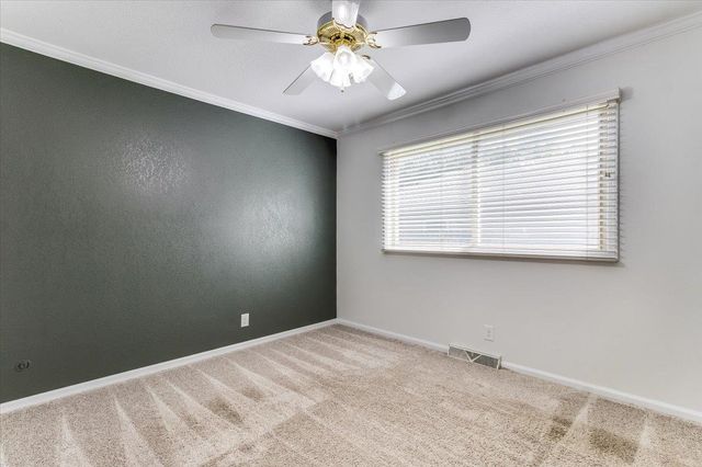1231 N Dry Creek Dr, Derby, KS 67037