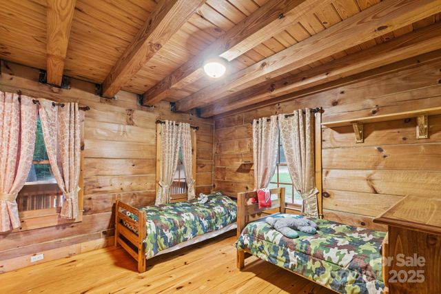 2401 Hundred Acres Lane, Lenoir, NC 28645