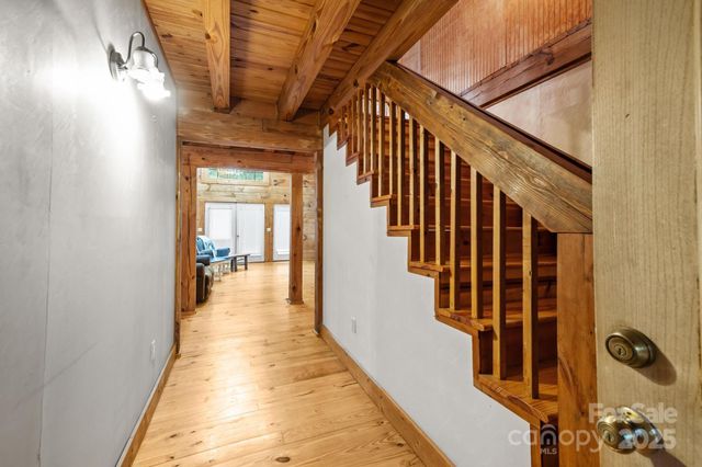 2401 Hundred Acres Lane, Lenoir, NC 28645