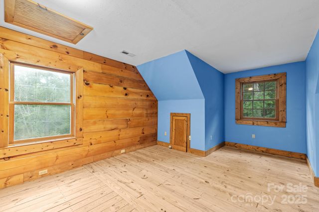 2401 Hundred Acres Lane, Lenoir, NC 28645