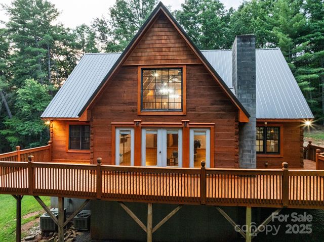 2401 Hundred Acres Lane, Lenoir, NC 28645