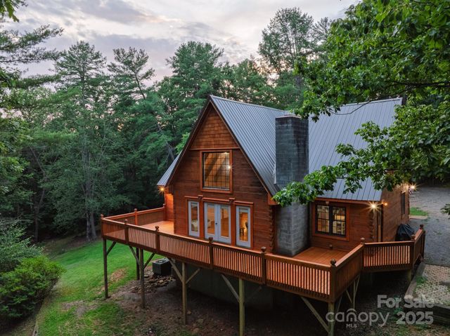 2401 Hundred Acres Lane, Lenoir, NC 28645