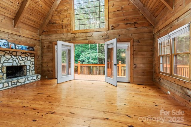 2401 Hundred Acres Lane, Lenoir, NC 28645