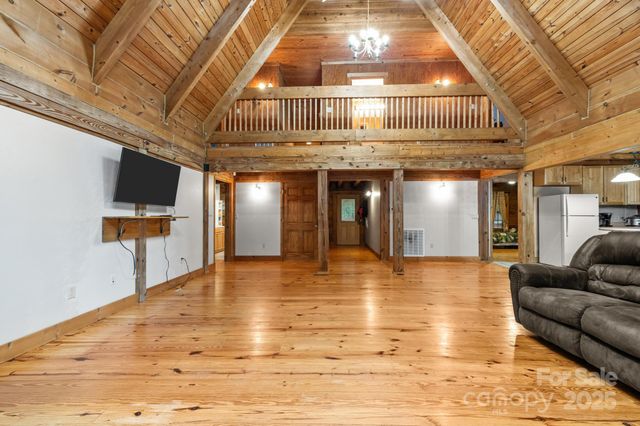2401 Hundred Acres Lane, Lenoir, NC 28645