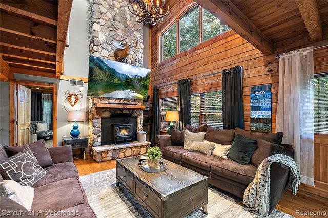 3120 Canyon Oaks, Davisburg, MI 48350