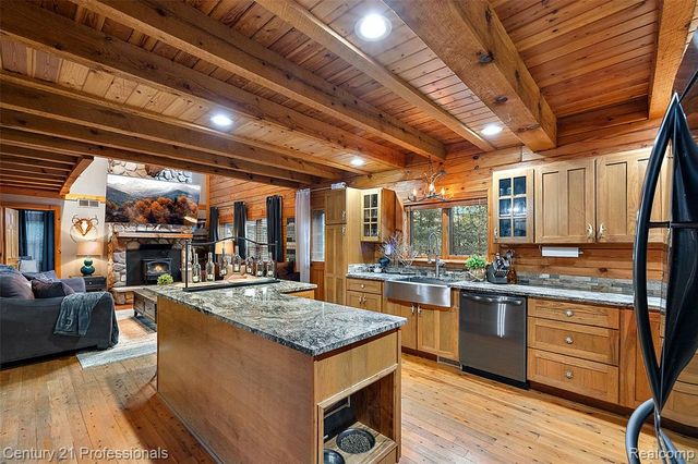 3120 Canyon Oaks, Davisburg, MI 48350