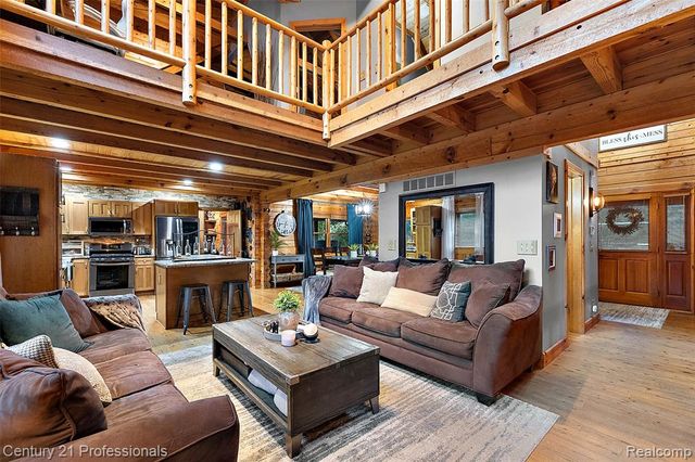 3120 Canyon Oaks, Davisburg, MI 48350