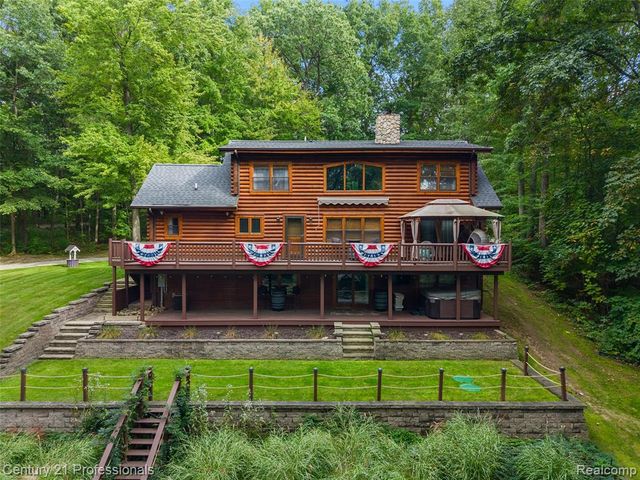 3120 Canyon Oaks, Davisburg, MI 48350