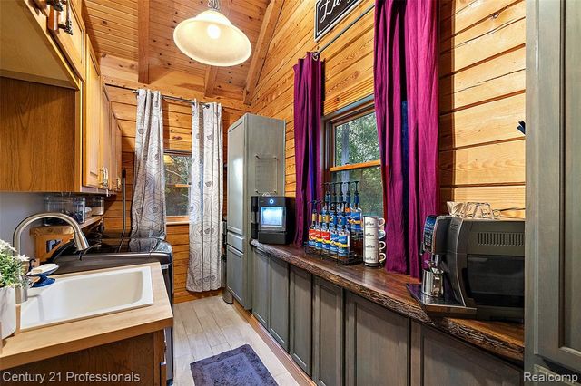 3120 Canyon Oaks, Davisburg, MI 48350
