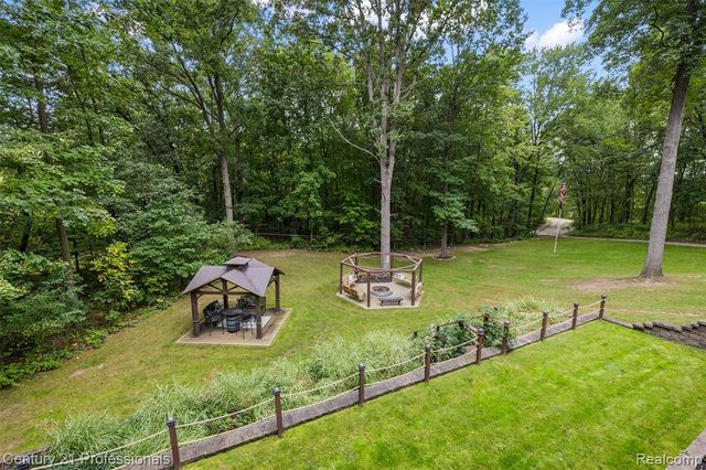3120 Canyon Oaks, Davisburg, MI 48350