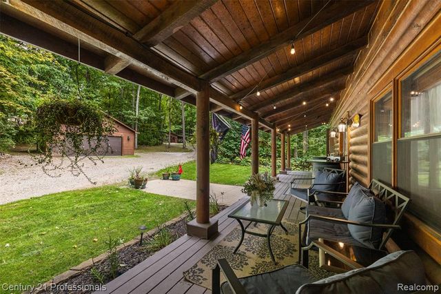 3120 Canyon Oaks, Davisburg, MI 48350
