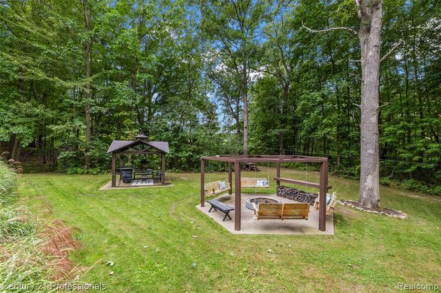 3120 Canyon Oaks, Davisburg, MI 48350