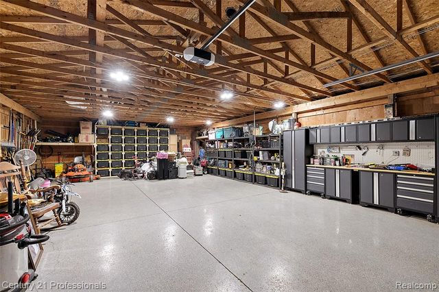 3120 Canyon Oaks, Davisburg, MI 48350