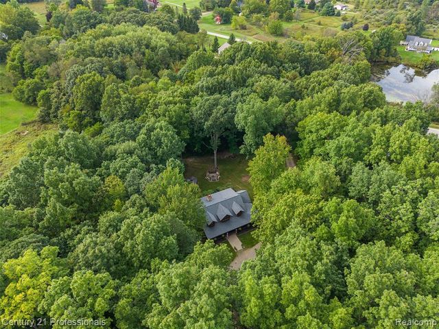 3120 Canyon Oaks, Davisburg, MI 48350