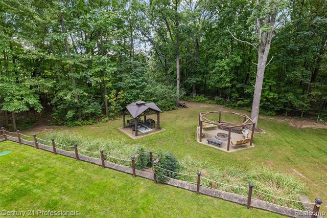 3120 Canyon Oaks, Davisburg, MI 48350