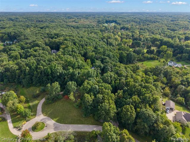 3120 Canyon Oaks, Davisburg, MI 48350
