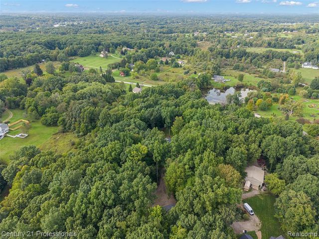 3120 Canyon Oaks, Davisburg, MI 48350