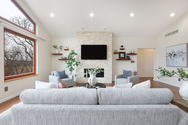 4001 Cartier Avenue, Ames, IA 50014