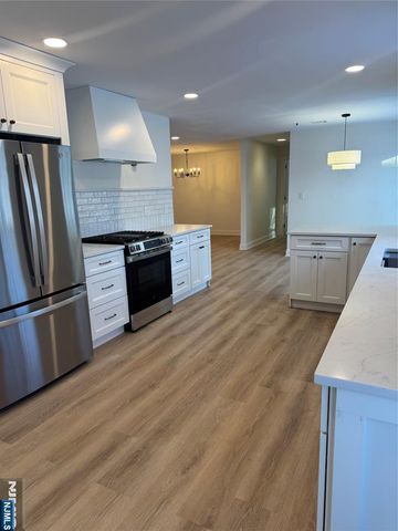 19 Lavina Terrace, Wayne, NJ 07470