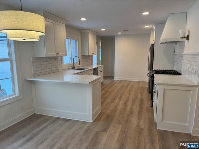 19 Lavina Terrace, Wayne, NJ 07470