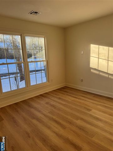 19 Lavina Terrace, Wayne, NJ 07470