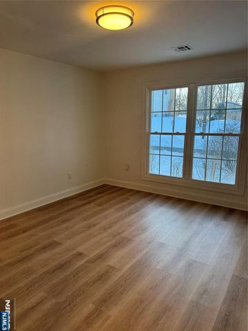 19 Lavina Terrace, Wayne, NJ 07470