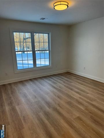 19 Lavina Terrace, Wayne, NJ 07470