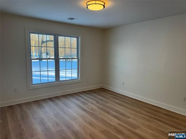 19 Lavina Terrace, Wayne, NJ 07470