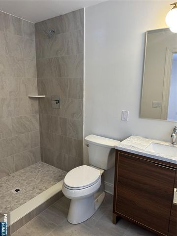 19 Lavina Terrace, Wayne, NJ 07470