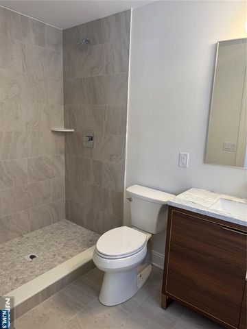 19 Lavina Terrace, Wayne, NJ 07470