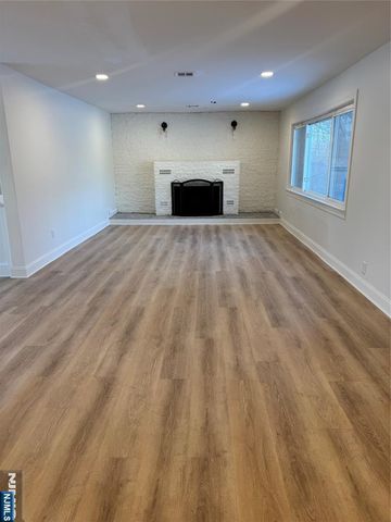 19 Lavina Terrace, Wayne, NJ 07470