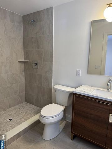 19 Lavina Terrace, Wayne, NJ 07470