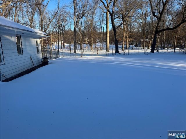 19 Lavina Terrace, Wayne, NJ 07470