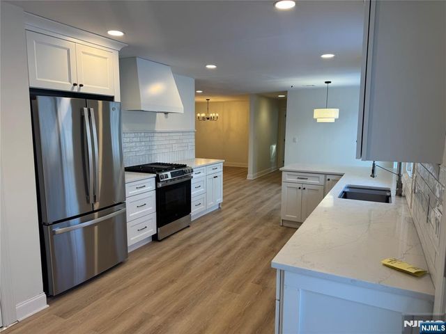 19 Lavina Terrace, Wayne, NJ 07470