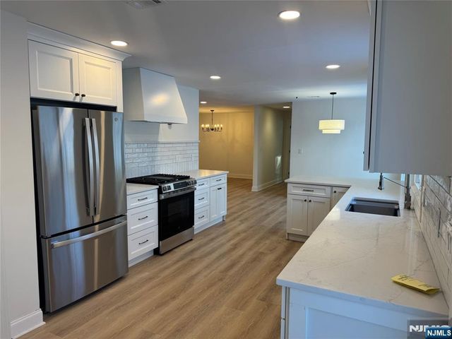 19 Lavina Terrace, Wayne, NJ 07470