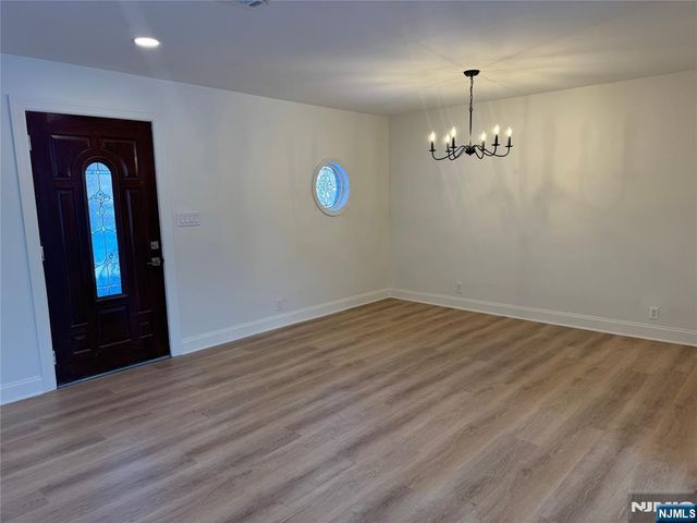 19 Lavina Terrace, Wayne, NJ 07470