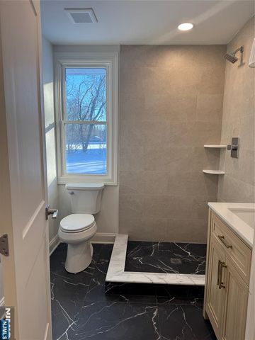 19 Lavina Terrace, Wayne, NJ 07470