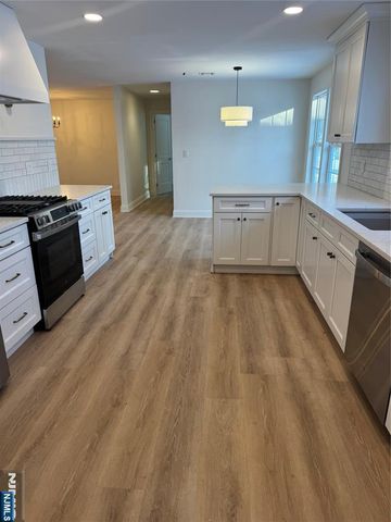 19 Lavina Terrace, Wayne, NJ 07470