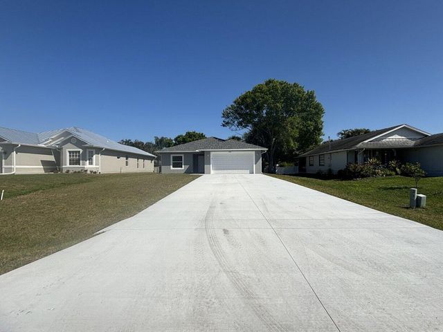 1330 28th Avenue, Vero Beach, FL 32960