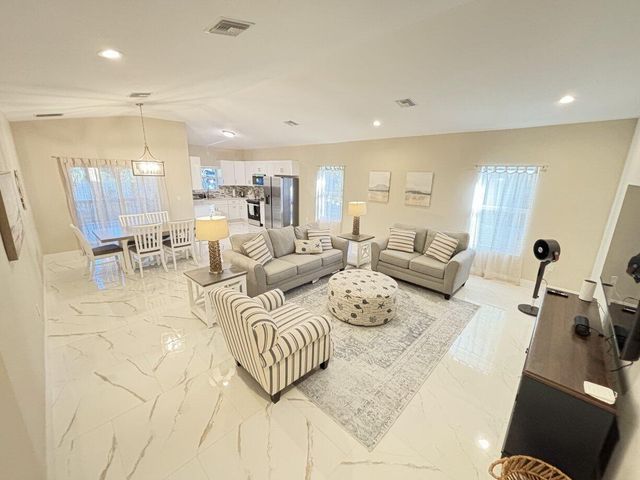 1330 28th Avenue, Vero Beach, FL 32960