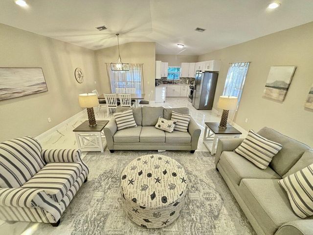 1330 28th Avenue, Vero Beach, FL 32960