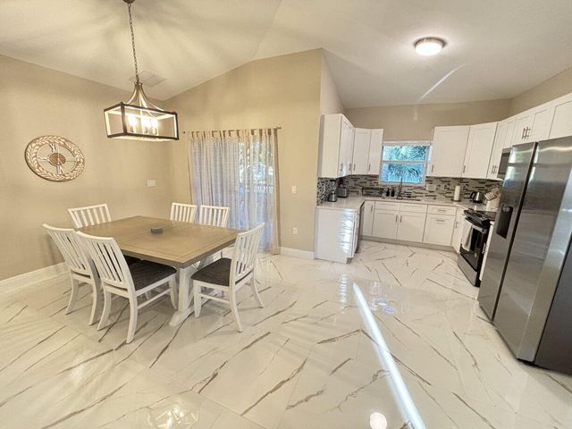 1330 28th Avenue, Vero Beach, FL 32960