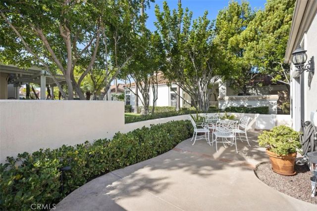 21527 Paseo Palmetto, Mission Viejo, CA 92692