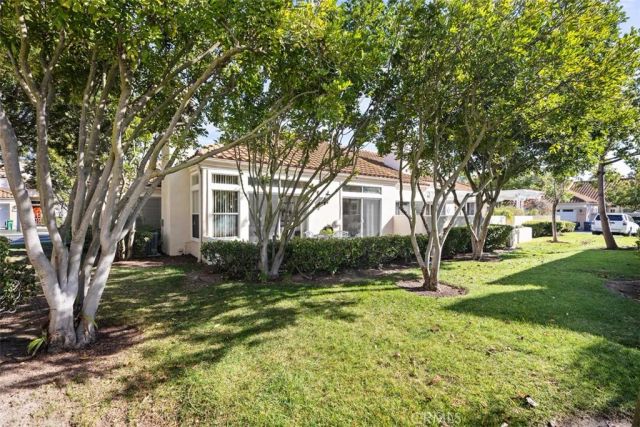21527 Paseo Palmetto, Mission Viejo, CA 92692