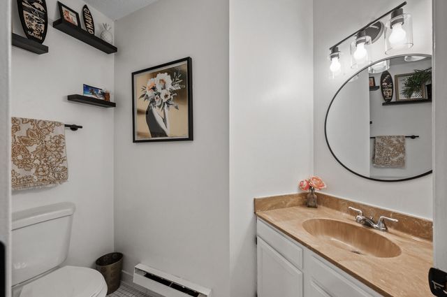 2220 Ridge Drive 16, Saint Louis Park, MN 55416