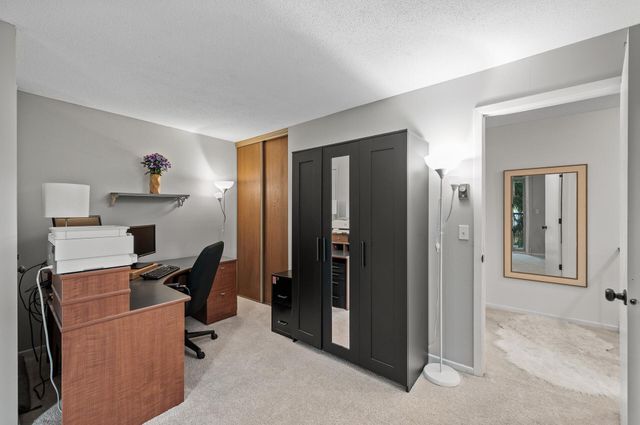 2220 Ridge Drive 16, Saint Louis Park, MN 55416