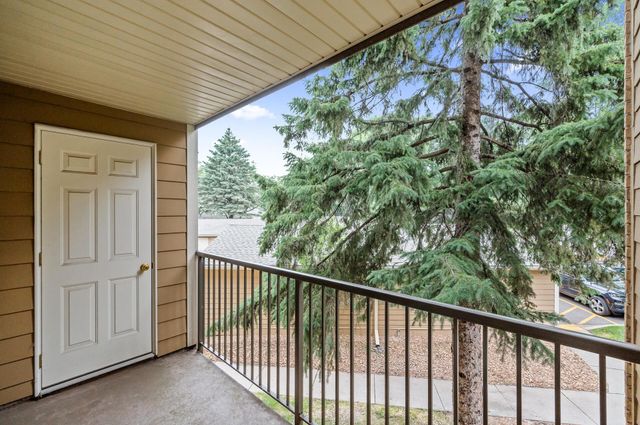 2220 Ridge Drive 16, Saint Louis Park, MN 55416