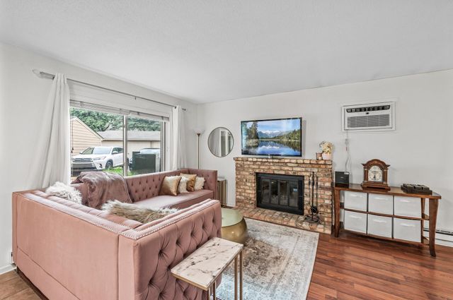 2220 Ridge Drive 16, Saint Louis Park, MN 55416