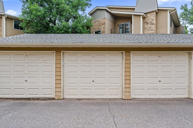 2220 Ridge Drive 16, Saint Louis Park, MN 55416