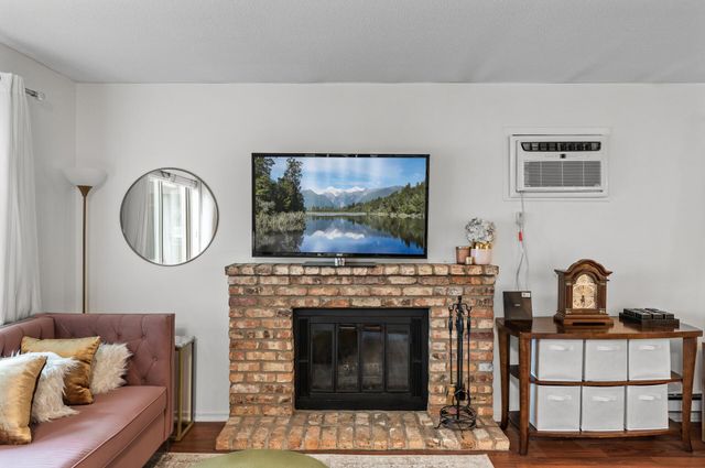 2220 Ridge Drive 16, Saint Louis Park, MN 55416